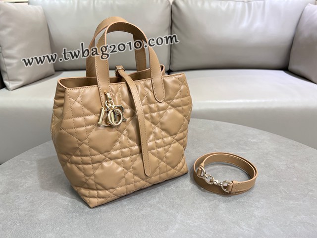 Dior专柜新款迪奥高仿原单Toujours竖版系列中号菜篮子超大菱格小牛皮手提女包 djfk1341